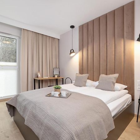 Bright Apartment In Krakow With Garden, Air Conditioning, Parking And Desk By Renters Prestige Екстериор снимка