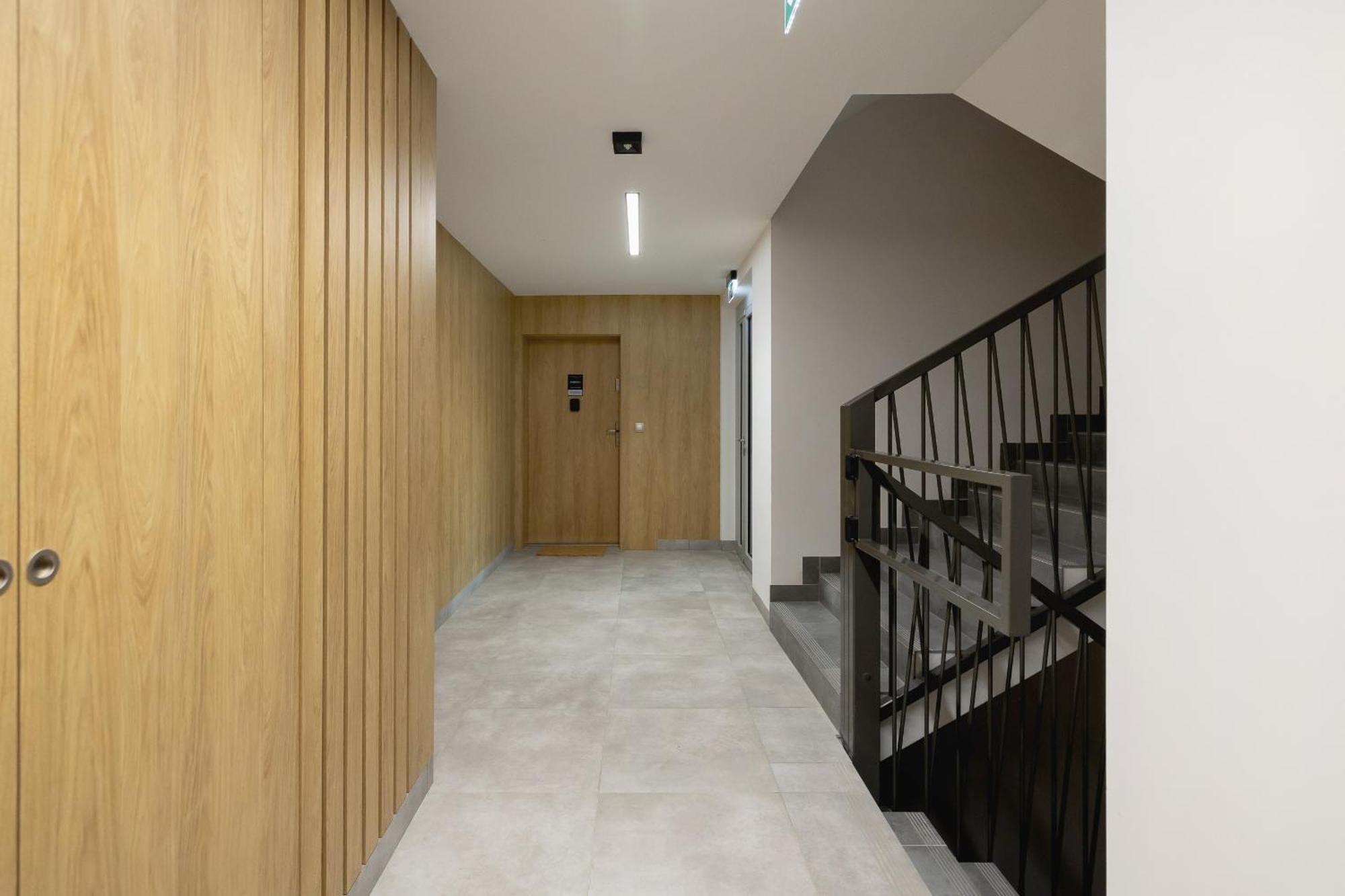 Bright Apartment In Krakow With Garden, Air Conditioning, Parking And Desk By Renters Prestige Екстериор снимка
