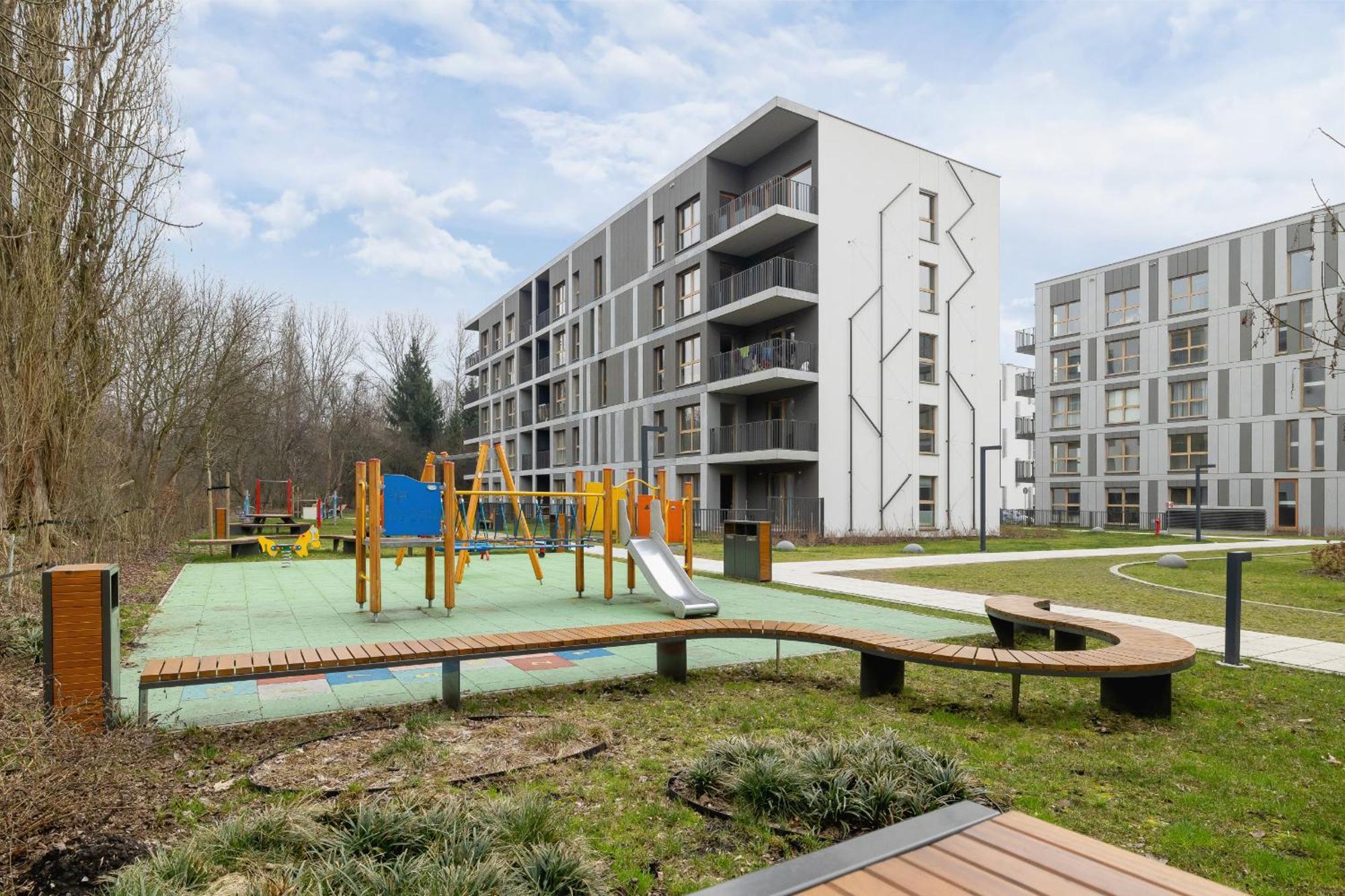 Bright Apartment In Krakow With Garden, Air Conditioning, Parking And Desk By Renters Prestige Екстериор снимка
